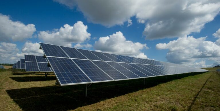 novyj-mirovoj-rekord-chto-mozhet-zapitat-samaja-moshhnaja-solnechnaja-panel-v-mire-ac08f62