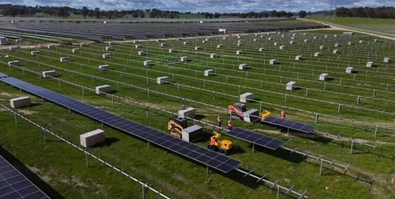 v-avstralii-ustanovjat-500-000-panelej-za-schitannye-dni-eto-sdelaet-energiju-deshevoj-0f57782