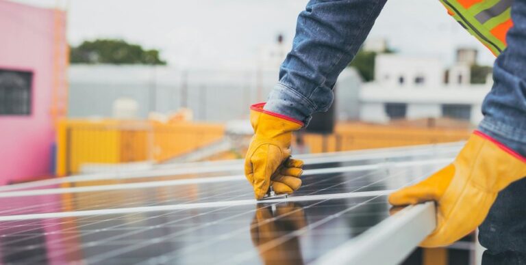 200-tysjach-solnechnyh-panelej-samaja-bolshaja-v-mire-elektrostancija-budet-razmerom-s-kiev-8b7232f