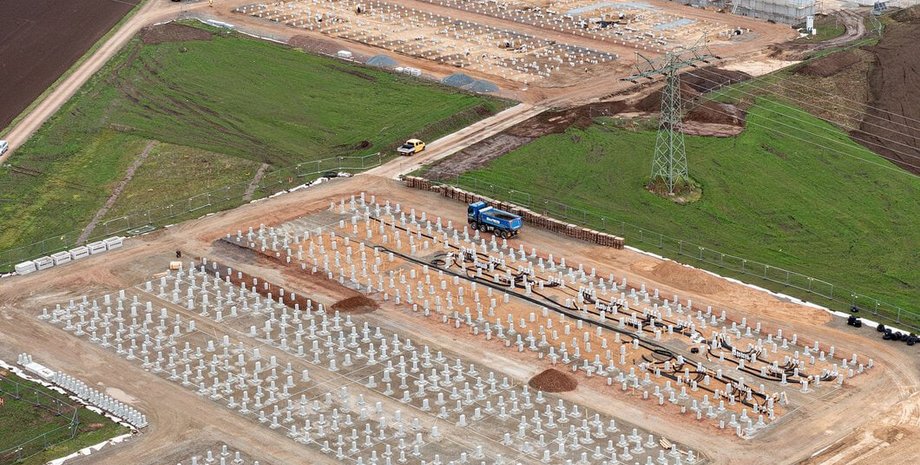 rekord-sredi-akkumuljatorov-germanija-stroit-gigantskuju-sistemu-hranenija-energii-8425065