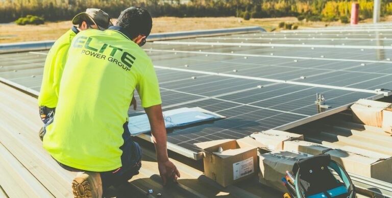 solnechnyh-panelej-stalo-slishkom-mnogo-v-indii-oni-skoro-prinesut-bolshie-ubytki-7aa9bcb