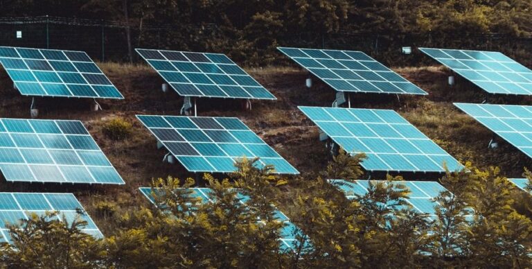 v-ssha-hotjat-izbavitsja-ot-solnechnyh-panelej-i-invertorov-iz-kitaja-oni-ochen-opasny-9f8f848