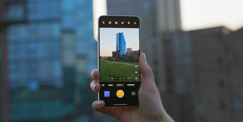 batareja-7000-mach-amoled-ekran-zarjadka-za-minuty-pervye-vpechatlenija-ot-oppo-find-x9s-foto-5409284.jpg