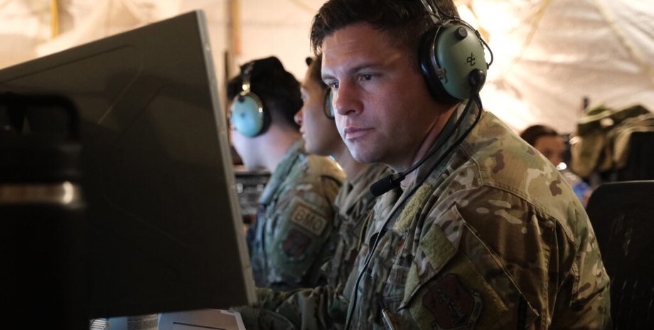 Военнослужащий ВВС США