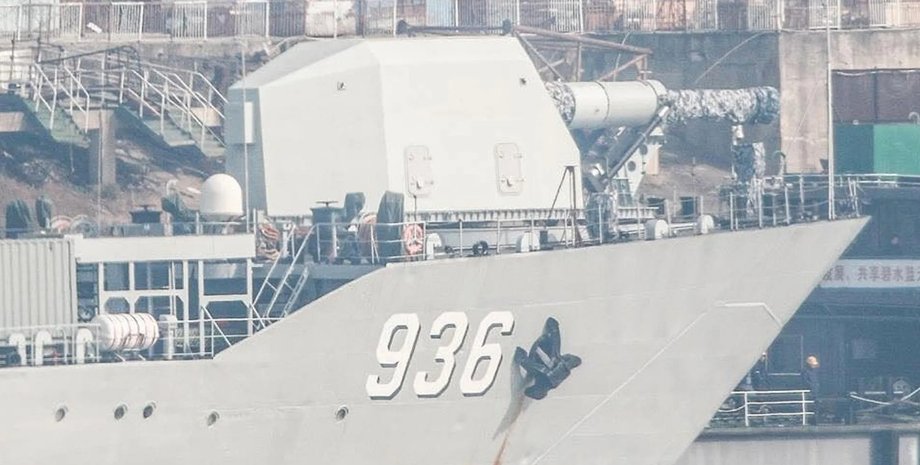 Экспериментальная рельсовая пушка на корабле ВМС Китая