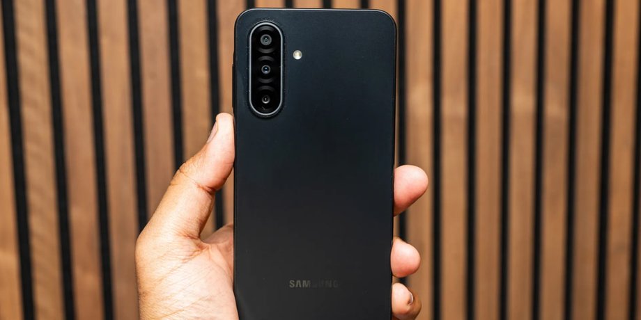 novyj-nedorogoj-smartfon-samsung-uzhe-blizko-chem-poraduet-galaxy-a18-foto-a8bff16.jpg